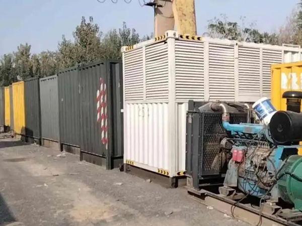 湘东200KW柴油发电机机组每小时油耗是多少？